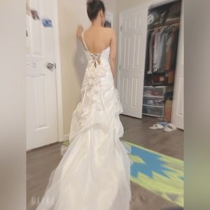 WEDDING DRESS